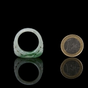 Carved jadeite ring, Qing dynasty