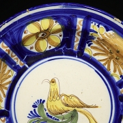 Two Manises ceramic plates, 20th century - 2