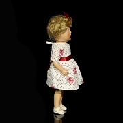 Muñeca oficial 