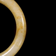 Esclava de jade blanco tallado, estilo Ming