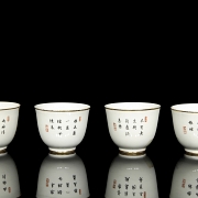 Ocho tazas de porcelana 