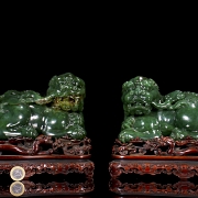 Pareja de figuras de jade verde espinaca 