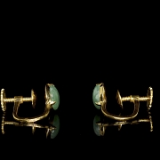 Pendientes oro amarillo con jadeíta esférica