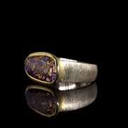Anillo de plata de ley con ópalo