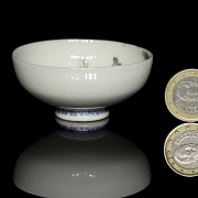 Glazed porcelain bowl, ‘Turtle and Chrysanthemums,’ 20th century - 6