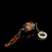 Amuleto de ágata y metal 