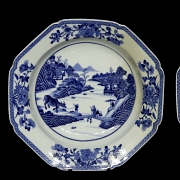 Pareja de platos de cerámica esmaltada