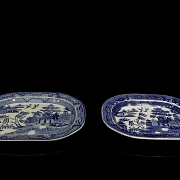 两只19世纪英国柳条纹托盘