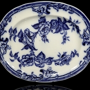 一对荷兰瓷托盘,出自 Petrus Laurentius Regout 之手,19 世纪