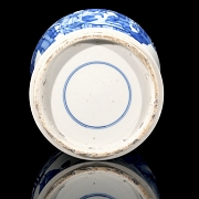 Blue and white porcelain vase ‘Scholars’, Qing dynasty