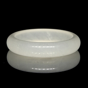 Carved white jade bracelet, 20th century - 1