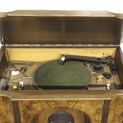 Phonograph record player and radio, 20th century