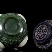 Jarrón Hulu de jade de Hetian blanco y verde espinaca, dinastía Qing