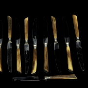 Juego de cuchillos con empuñadura de asta, s.XX