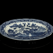 椭圆柳叶纹蓝瓷托盘，十九世纪