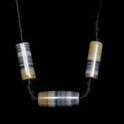 Colgante de tres cuentas 