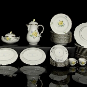 Meissen tableware ‘Yellow Rose and Forget-me-not’