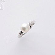 18k白金镶钻石配圆白珍珠戒指 - 3