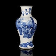 Blue and white porcelain vase ‘Scholars’, Qing dynasty