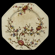 两件釉面陶瓷盘，题为《枝头绽放》，20世纪