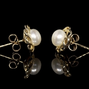 Pendientes de oro amarillo con perlas
