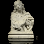 Busto de mármol tallado