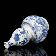 Glazed porcelain hulu vase, ‘Scenes’, marked Chongzhen