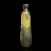 Jarrón de vidrio camafeo, estilo Art Noveau, firmado Lavieh, c. 1900