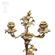 Reloj sobremesa y candelabros - 4