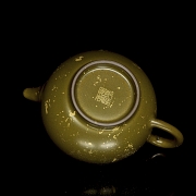 Tetera de cerámica con esmalte de té, con sello Qianlong