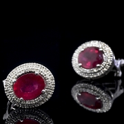 Pendientes en oro blanco de 18K con rubíes y diamantes