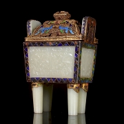 Incensario de jade blanco Hetian, plata y esmaltes, dinastía Qing