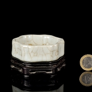 Recipiente hexagonal con esmalte Geyao, con marca Qianlong