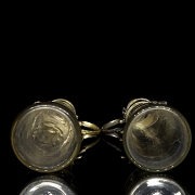 两只维多利亚风格的酒壶，19世纪。