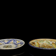 Pair of Manises ceramic dishes, 20th century - 8