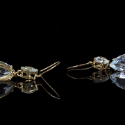 Pendientes de oro amarillo con piedras azules