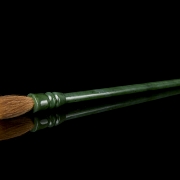Pincel con mango de jade verde espinaca, dinastía Qing