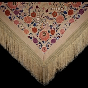 Mantón de Manila bordado con decoración Chinoiserie, s. XX