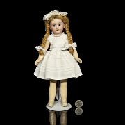 Muñeca de porcelana de formato vitrina 