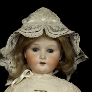Muñeca de porcelana Heubach Köppelsdorf, molde clásico 250, Alemania, c. 1920-1925