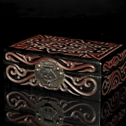 Lacquered wooden box ‘‘Scrolls’’, with Qianlong seal - 2