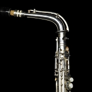 Saxofón alto, marca Conn, ca 1920
