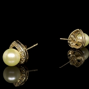 Pendientes de oro amarillo de 18 kt con perlas y diamantes