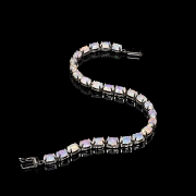Pulsera de oro blanco con ópalos