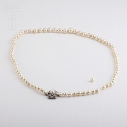 天然珍珠项链配钻石与18K黄金