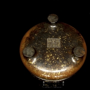 Extraordinario incensario de bronce con salpicaduras de oro, dinastía Ming