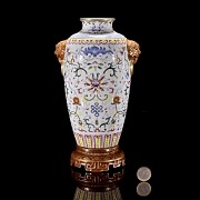 Jarrón de porcelana 