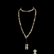 ‘Mala’ necklace with agate beads, Tang style
