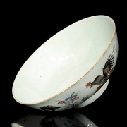 An enameled porcelain 