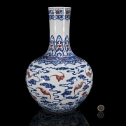 Jarrón globular de porcelana 